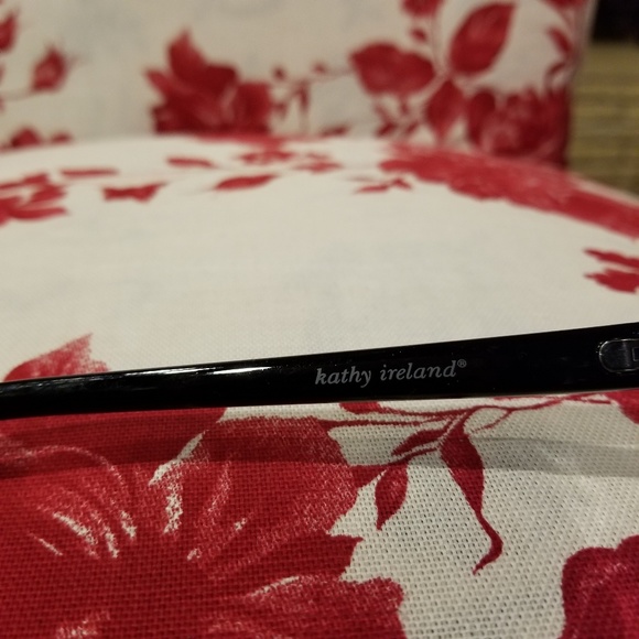 Kathy Ireland Sunglasses - Picture 5 of 5